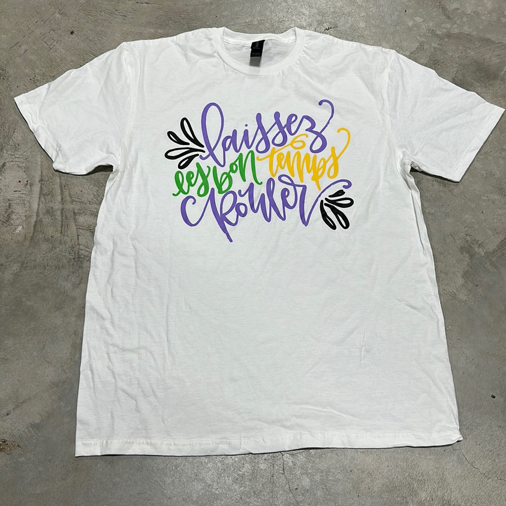 White Tee With Mardi Design  Size L  Gildan Brand  O54
